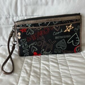 Coach Vintage Poppy black wristlet